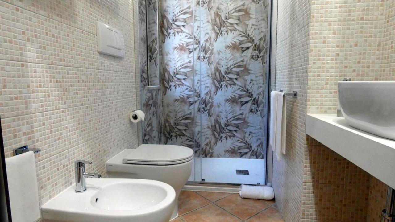 Hotel Piscina La Suite Prossedi Exterior photo