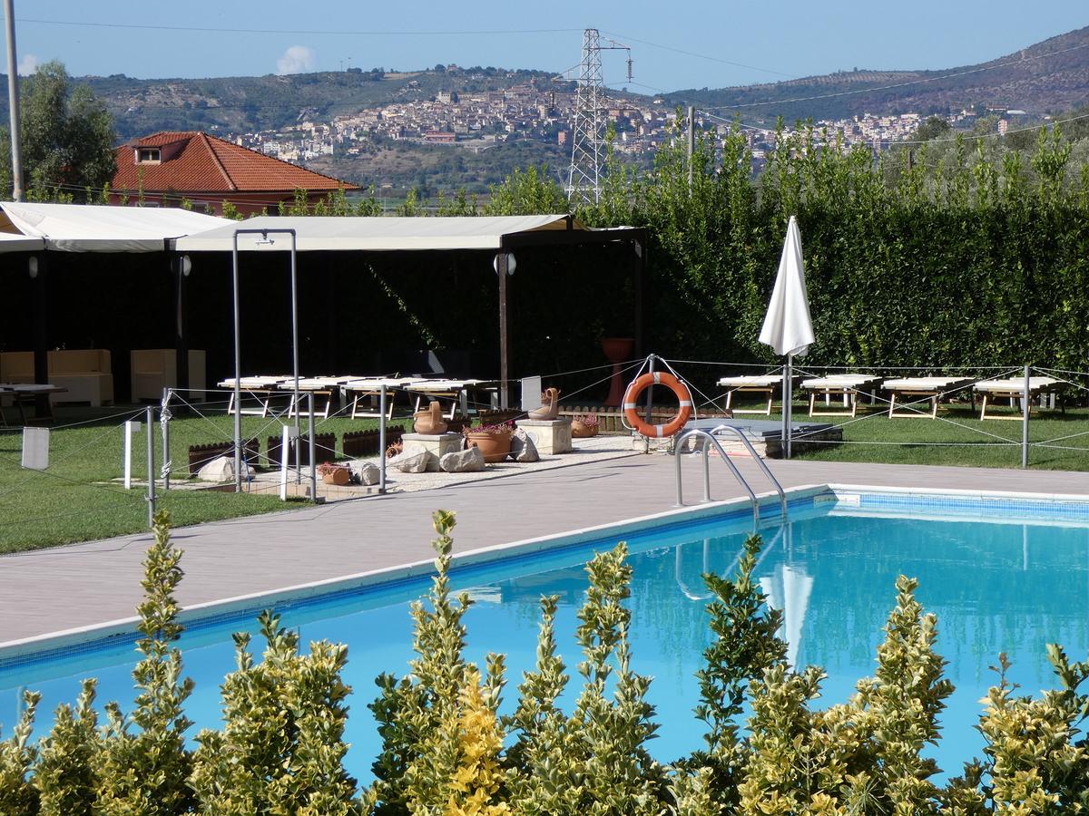Hotel Piscina La Suite Prossedi Exterior photo